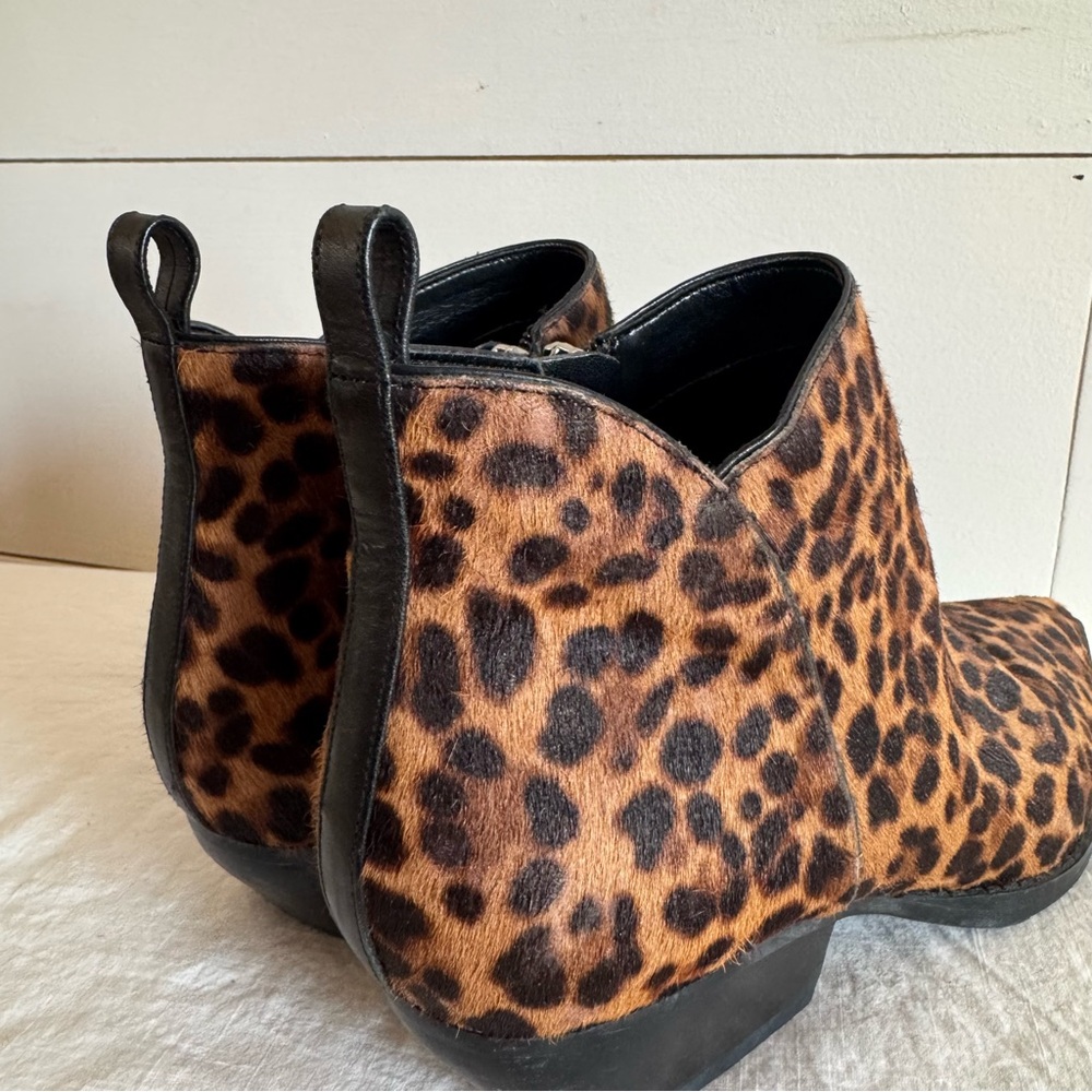 MARC FISHER LTD Women’s Obra Genuine Calf Hair Ankle Bootie size 7.5 - Picture 5 of 8